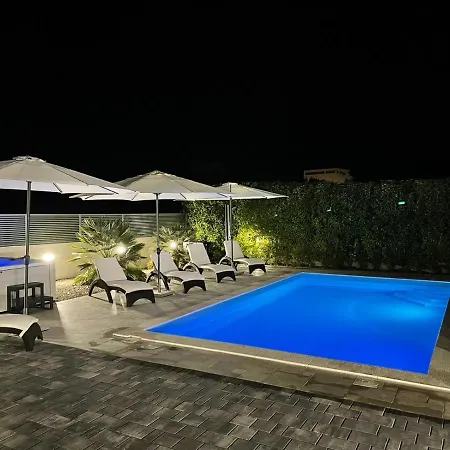 Vila Crowonder Harbor Villa- Luxury Wellness With Heated Pool And Jacuzzi! *