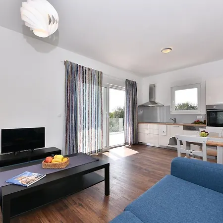 Vila Crowonder Harbor Villa- Luxury Wellness With Heated Pool And Jacuzzi! Bibinje