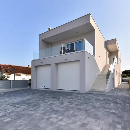 Crowonder Harbor Villa- Luxury Wellness With Heated Pool And Jacuzzi!