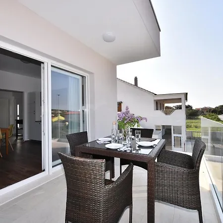 Crowonder Harbor Villa- Luxury Wellness With Heated Pool And Jacuzzi!