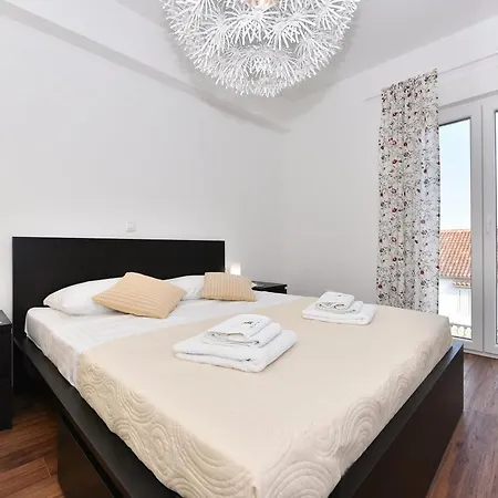 Crowonder Harbor Villa- Luxury Wellness With Heated Pool And Jacuzzi!