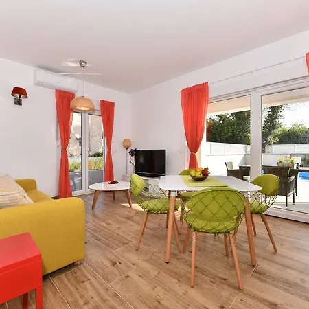 Crowonder Harbor Villa- Luxury Wellness With Heated Pool And Jacuzzi!