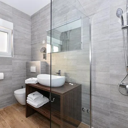 Vila Crowonder Harbor Villa- Luxury Wellness With Heated Pool And Jacuzzi! *