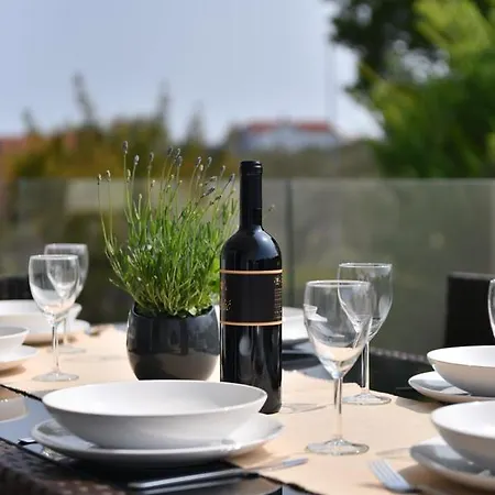 וילה Crowonder Harbor Villa- Luxury Wellness With Heated Pool And Jacuzzi! ביבינייה