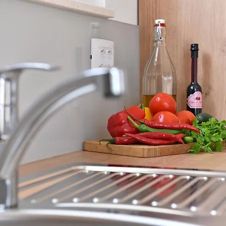 וילה Crowonder Harbor Villa- Luxury Wellness With Heated Pool And Jacuzzi! ביבינייה
